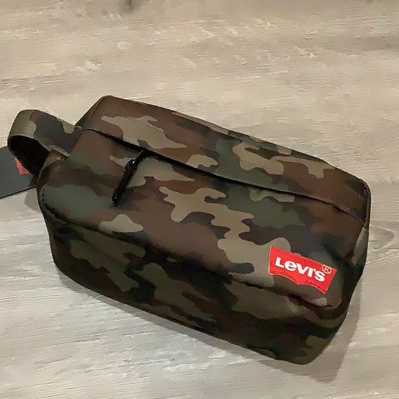 Levi's Camouflage Men's toiletries Bag - Picture 5 of 7